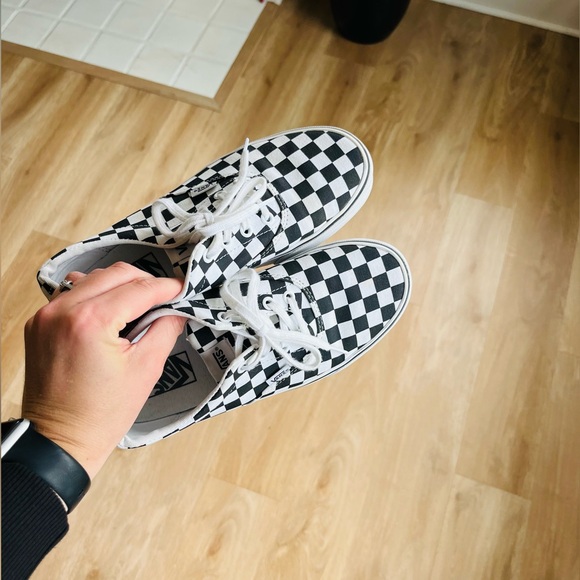 Vans Shoes - CHECKERED VANS — like new size 8!